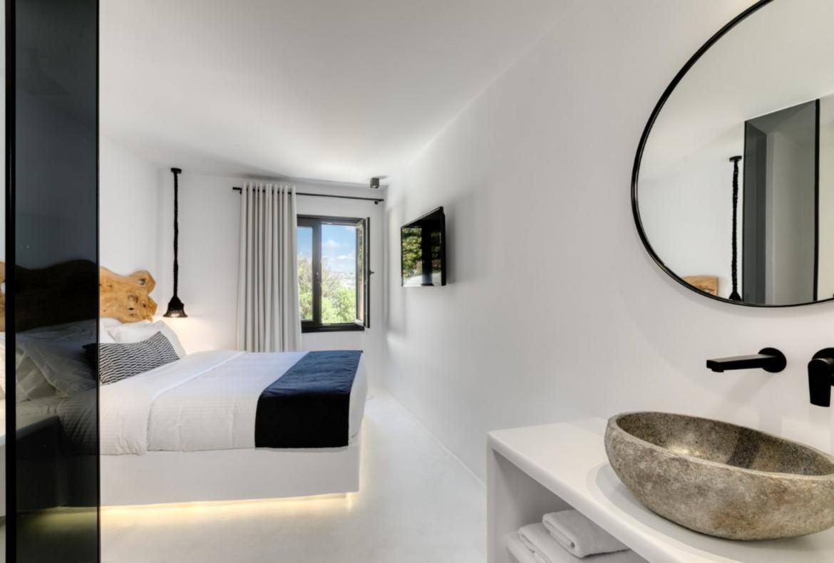 Luxury 5 bedroom holiday villa with private pool in Mykonos Greece (PV1349)
