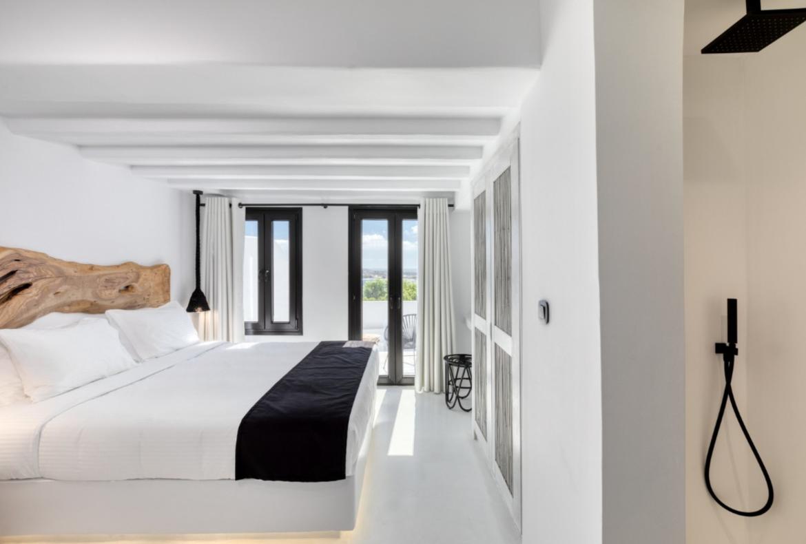 Luxury 5 bedroom holiday villa with private pool in Mykonos Greece (PV1349)