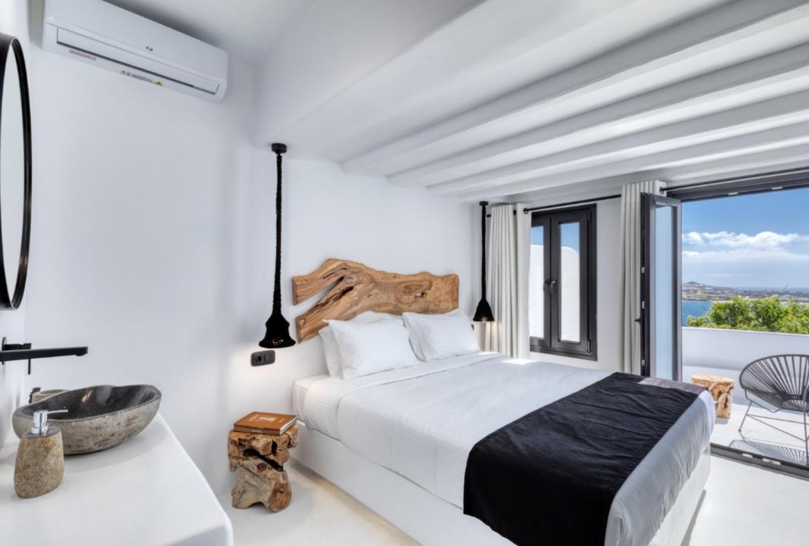 Luxury 5 bedroom holiday villa with private pool in Mykonos Greece (PV1349)