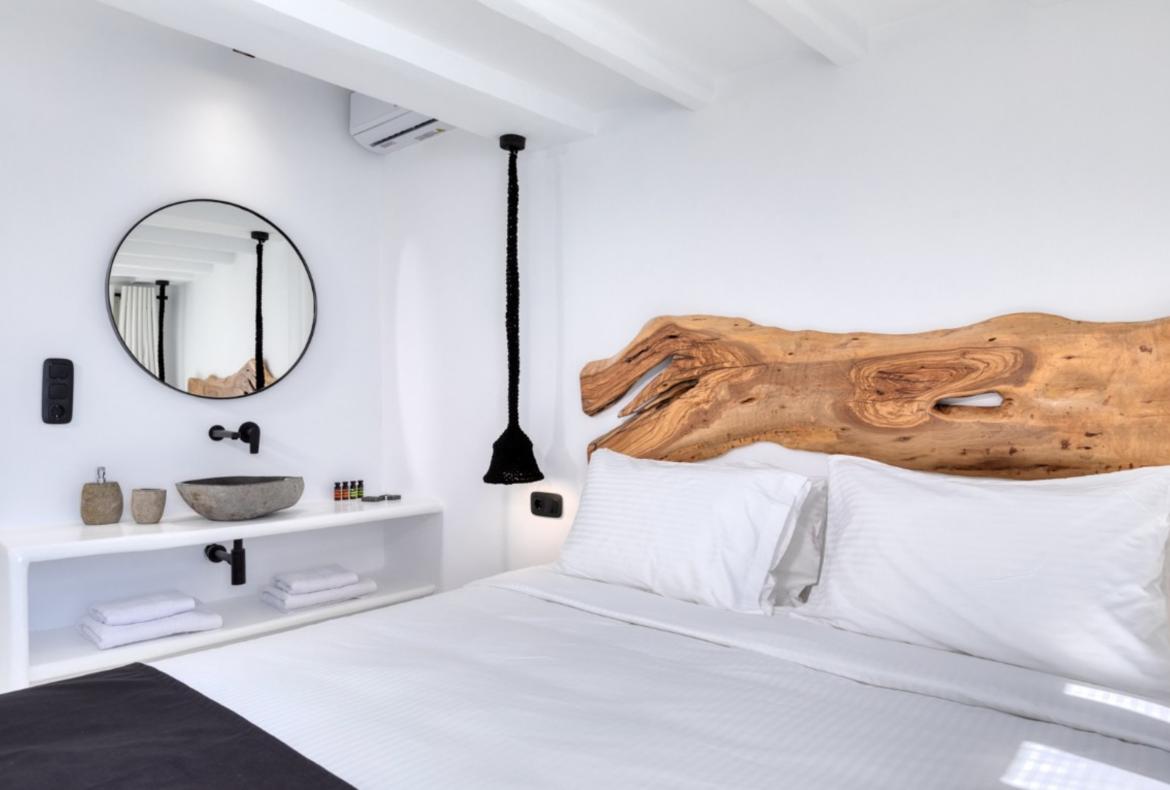 Luxury 5 bedroom holiday villa with private pool in Mykonos Greece (PV1349)