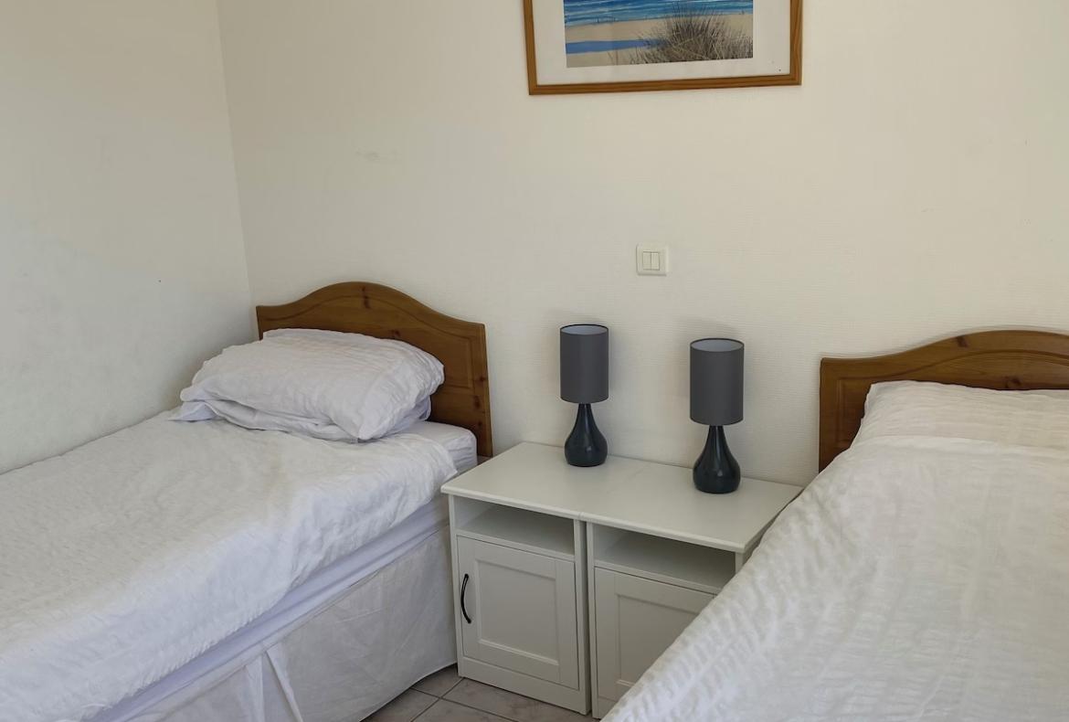 Spacious villa with 4 bedrooms and private pool, walking distance to the beach at Valras Plage (VAS105)