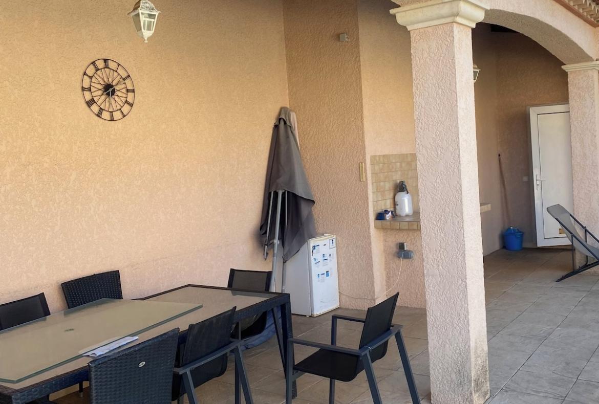 Spacious villa with 4 bedrooms and private pool, walking distance to the beach at Valras Plage (VAS105)