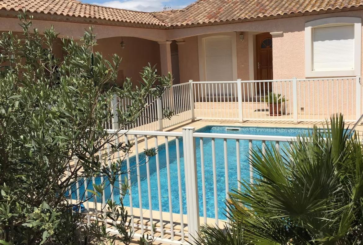 Spacious villa with 4 bedrooms and private pool, walking distance to the beach at Valras Plage (VAS105)