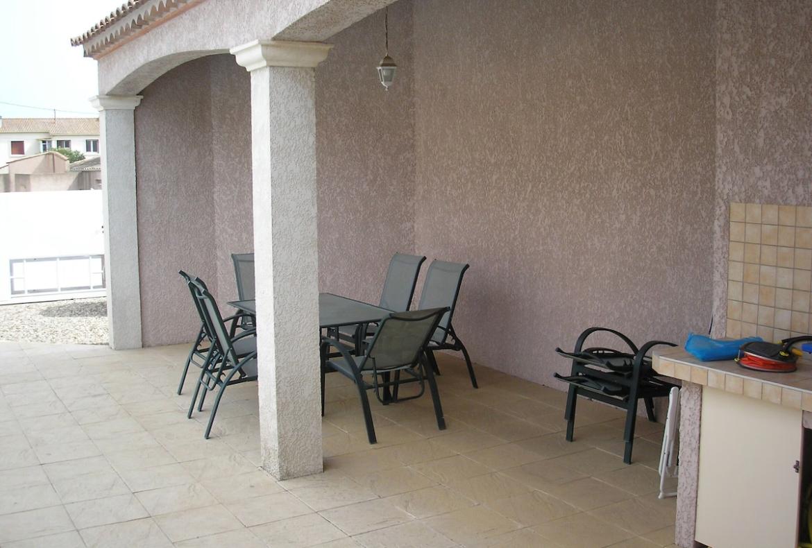 Spacious villa with 4 bedrooms and private pool, walking distance to the beach at Valras Plage (VAS105)