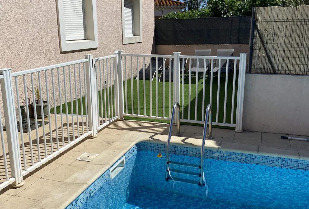 Spacious villa with 4 bedrooms and private pool, walking distance to the beach at Valras Plage (VAS105)