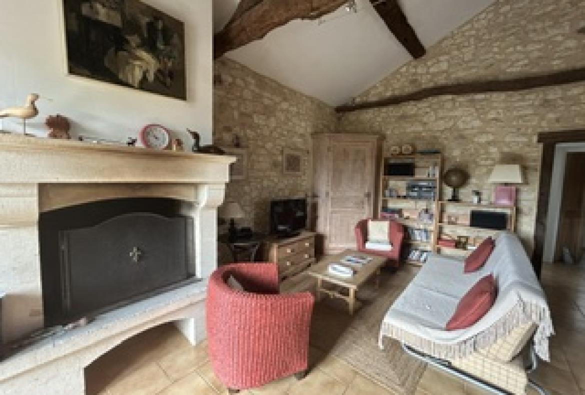 Villa in Charming Périgord Village. Heatable Pool and Garden. 3 bedrooms to sleep 6 (BERG101)
