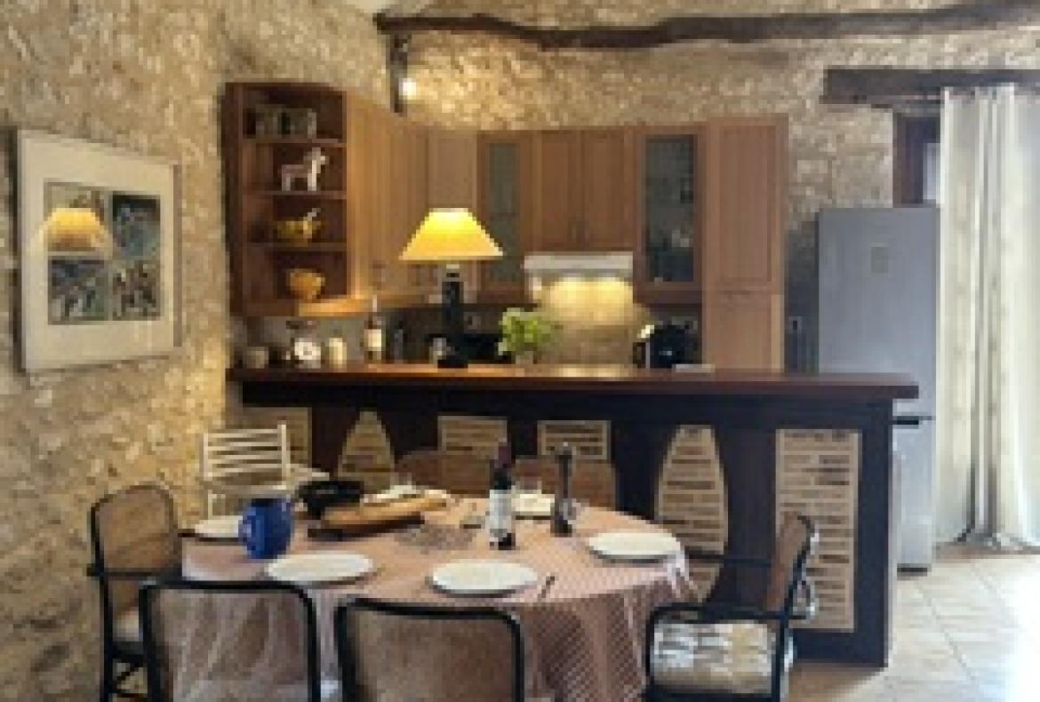 Villa in Charming Périgord Village. Heatable Pool and Garden. 3 bedrooms to sleep 6 (BERG101)
