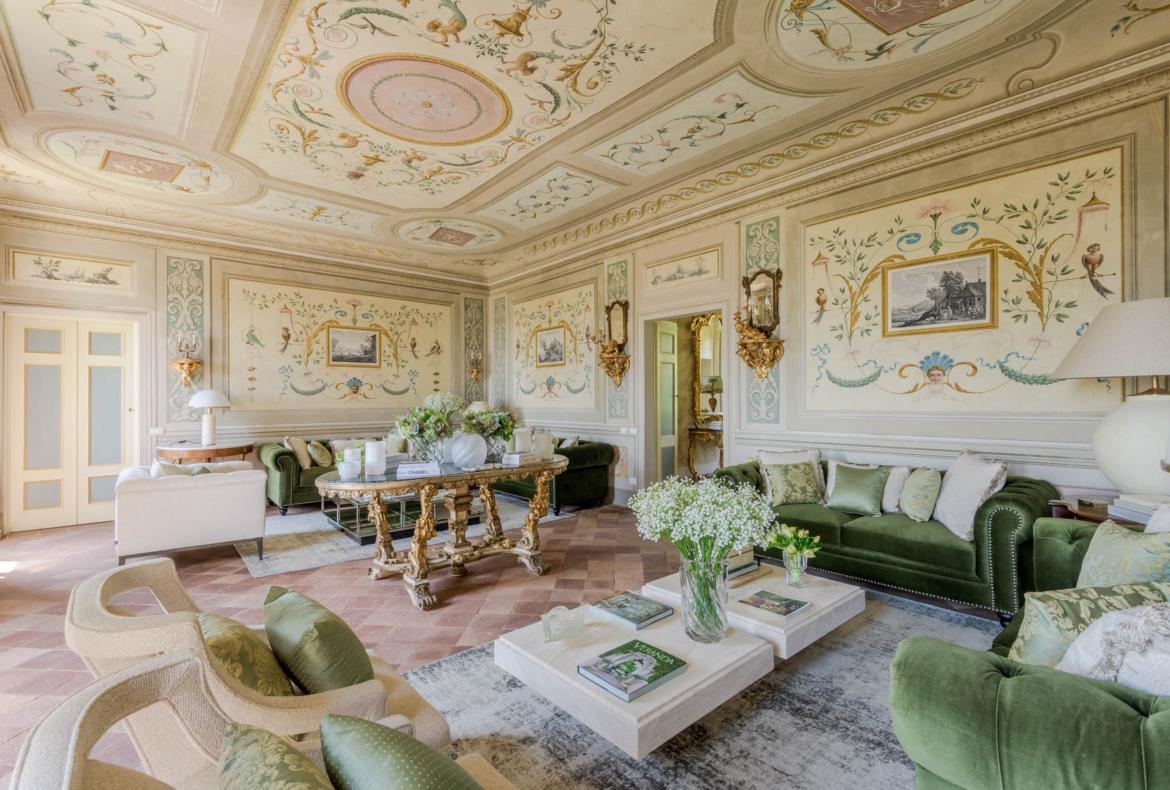 Luxury 11 bedroom holiday villa with private pool in Tuscany Italy (PV3007)