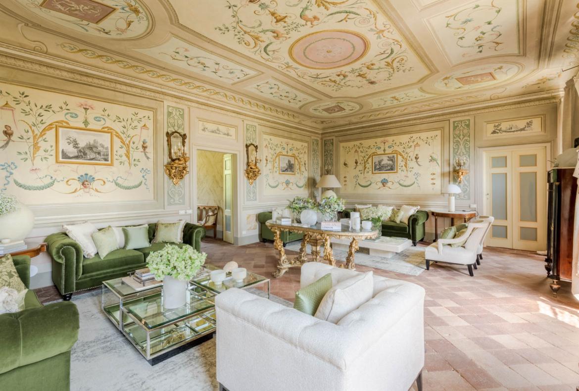 Luxury 11 bedroom holiday villa with private pool in Tuscany Italy (PV3007)