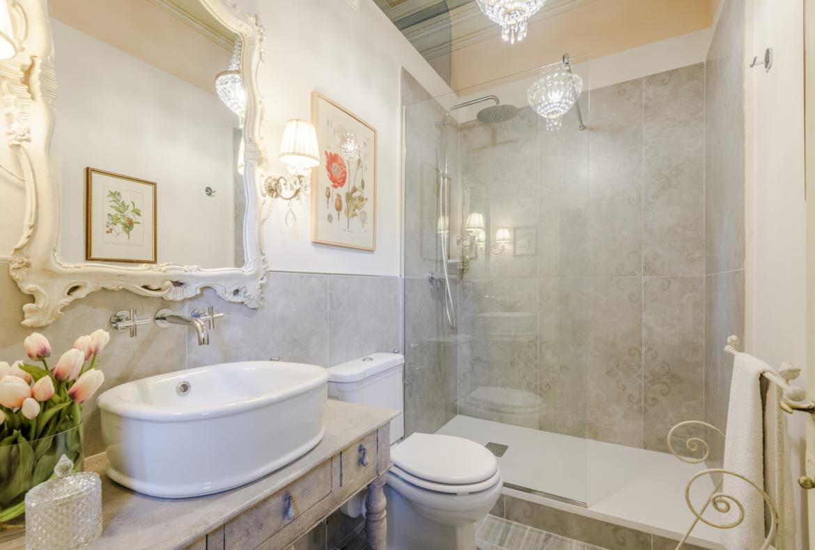 Luxury 11 bedroom holiday villa with private pool in Tuscany Italy (PV3007)