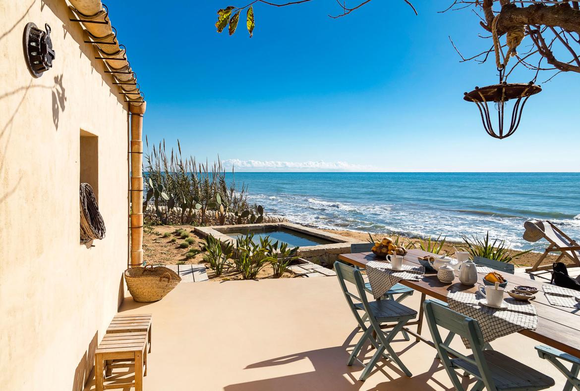 Luxury 2 bedroom holiday villa with private pool in Sicily Italy (PV691-2)