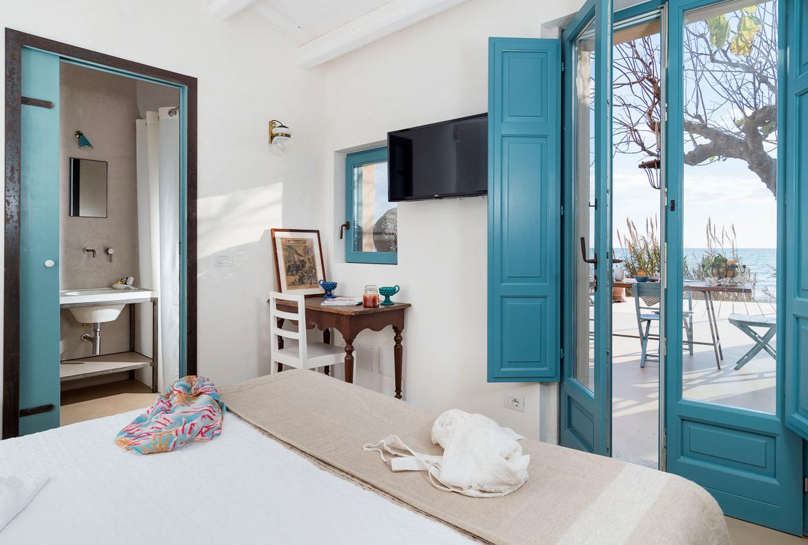 Luxury 2 bedroom holiday villa with private pool in Sicily Italy (PV691-2)