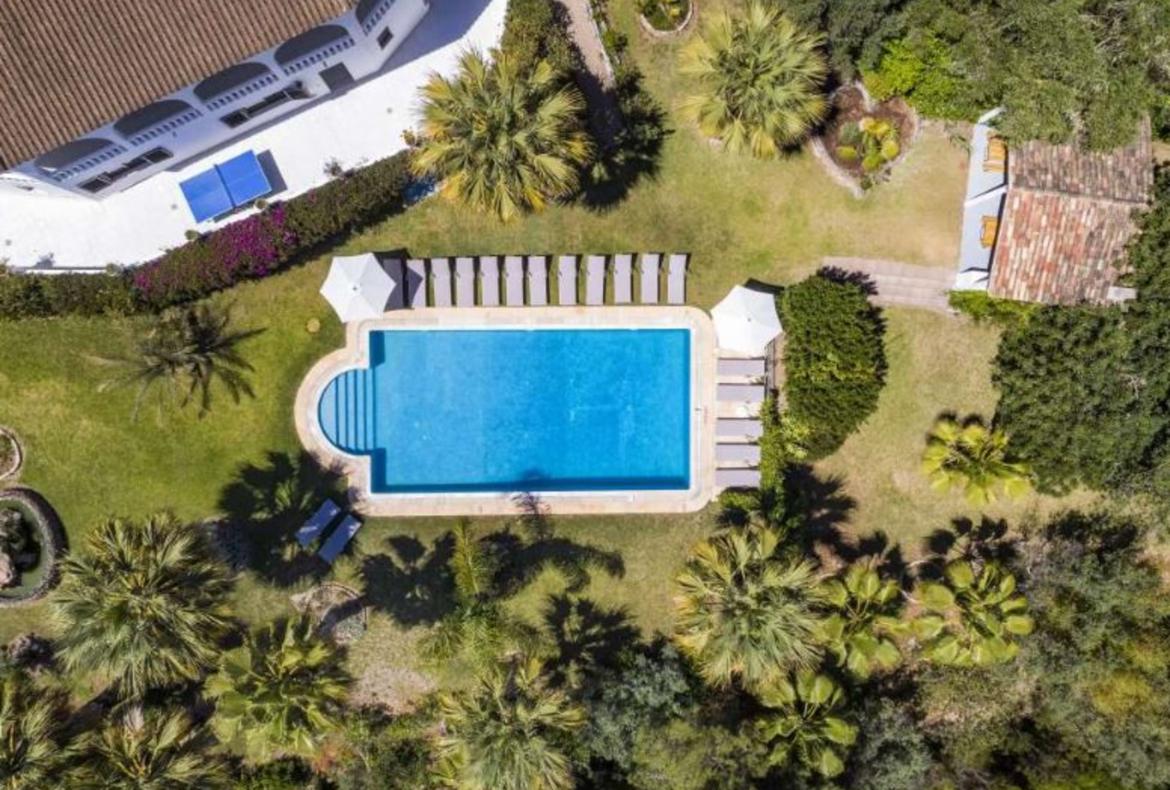 Luxury 9 bedroom holiday villa with private pool in Sagres Portugal (PV983-2)