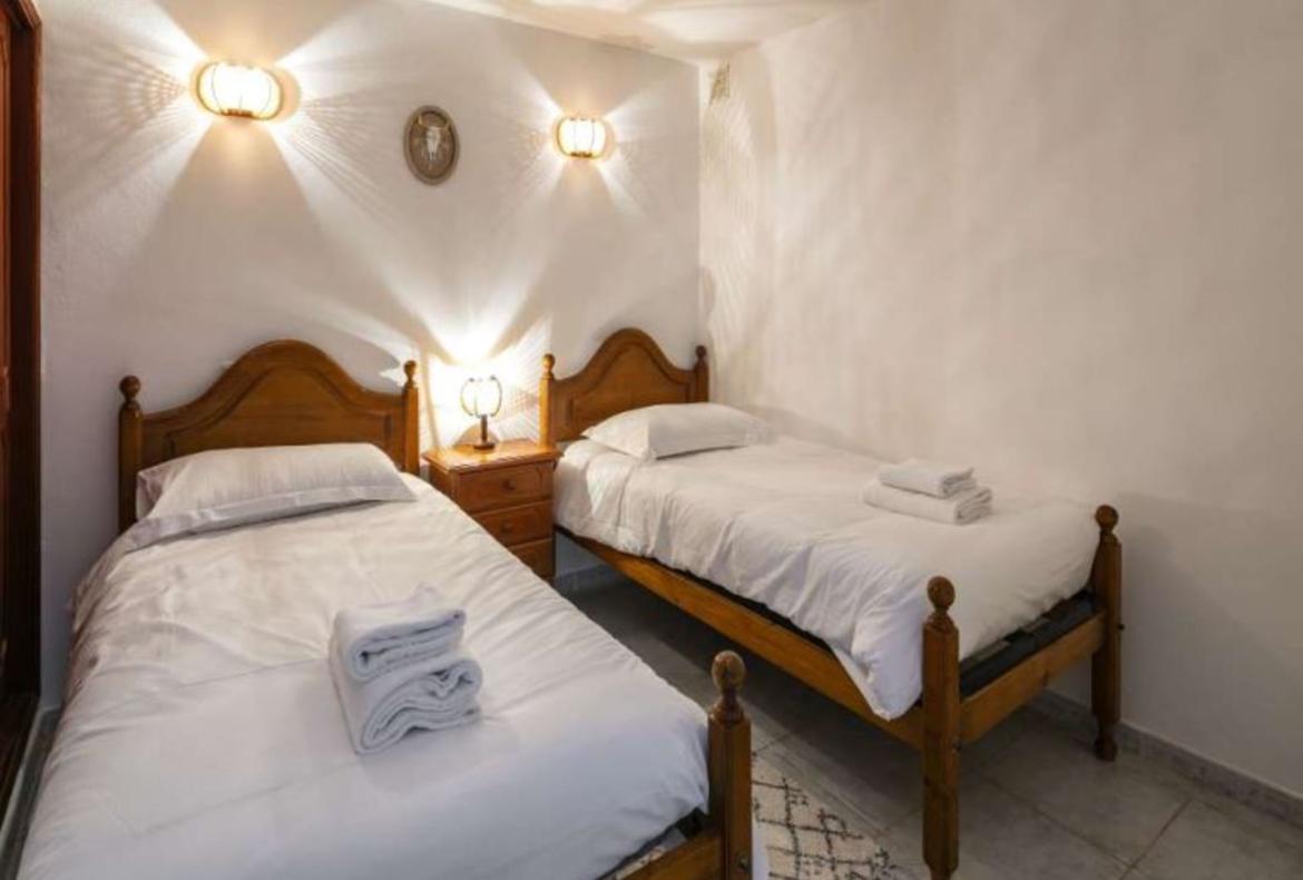 Luxury 9 bedroom holiday villa with private pool in Sagres Portugal (PV983-2)