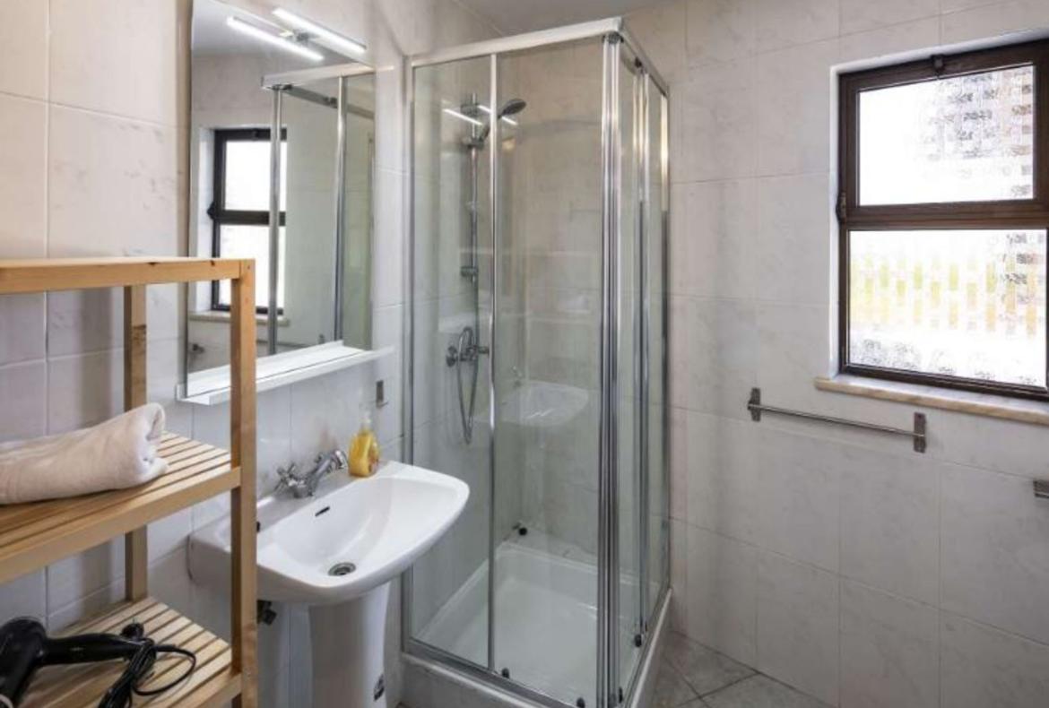 Luxury 9 bedroom holiday villa with private pool in Sagres Portugal (PV983-2)
