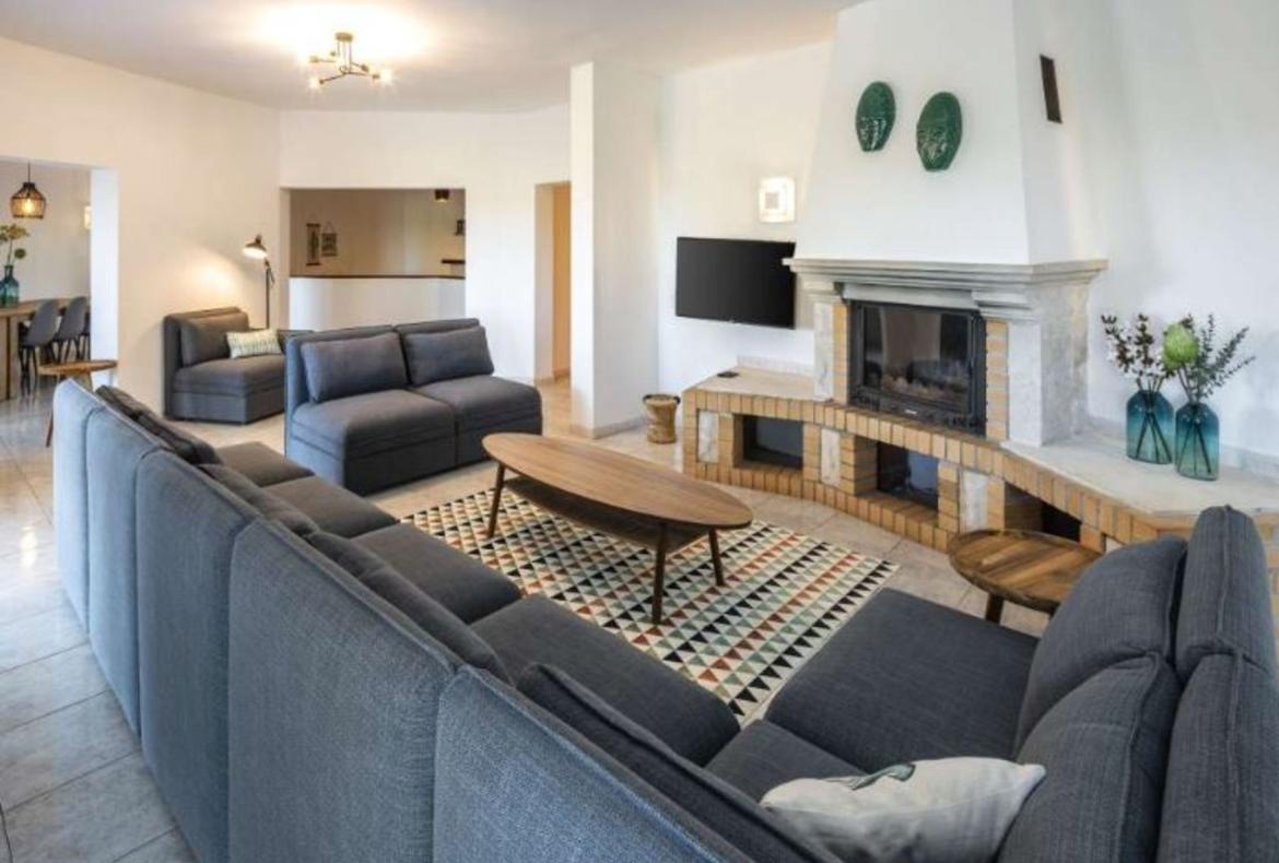 Luxury 9 bedroom holiday villa with private pool in Sagres Portugal (PV983-2)