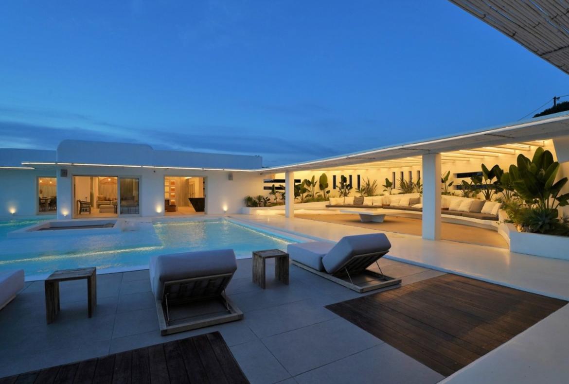 Luxury 8 bedroom holiday villa with private pool in Mykonos Greece (PV997-2)