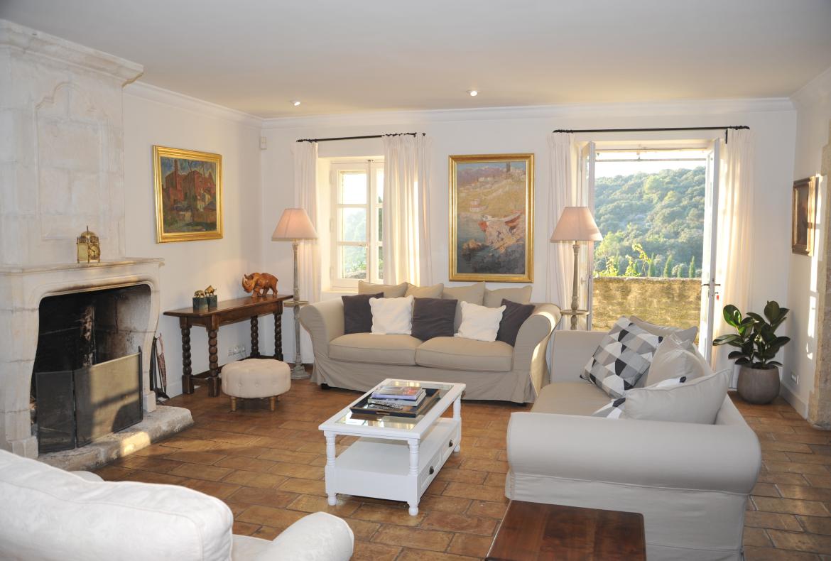 Luxury 6 bedroom holiday villa with private pool in Provence France (PV1599-2)