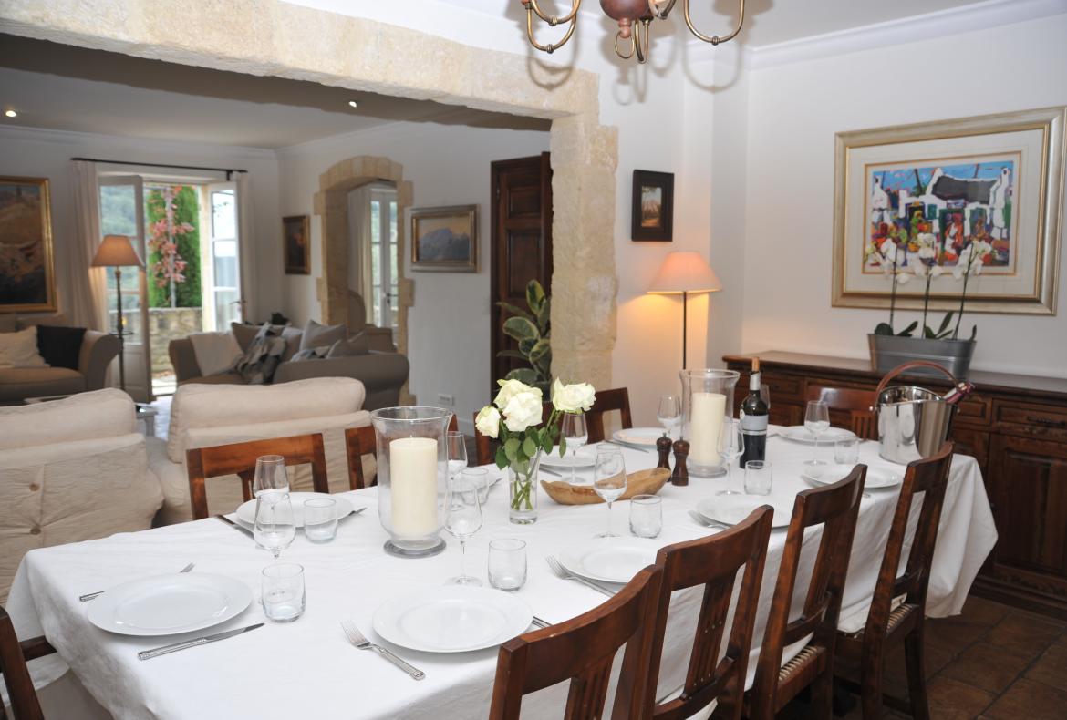 Luxury 6 bedroom holiday villa with private pool in Provence France (PV1599-2)