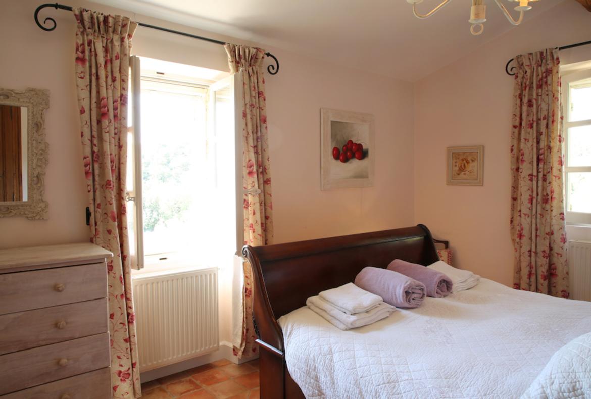 Luxury 6 bedroom holiday villa with private pool in Provence France (PV1599-2)