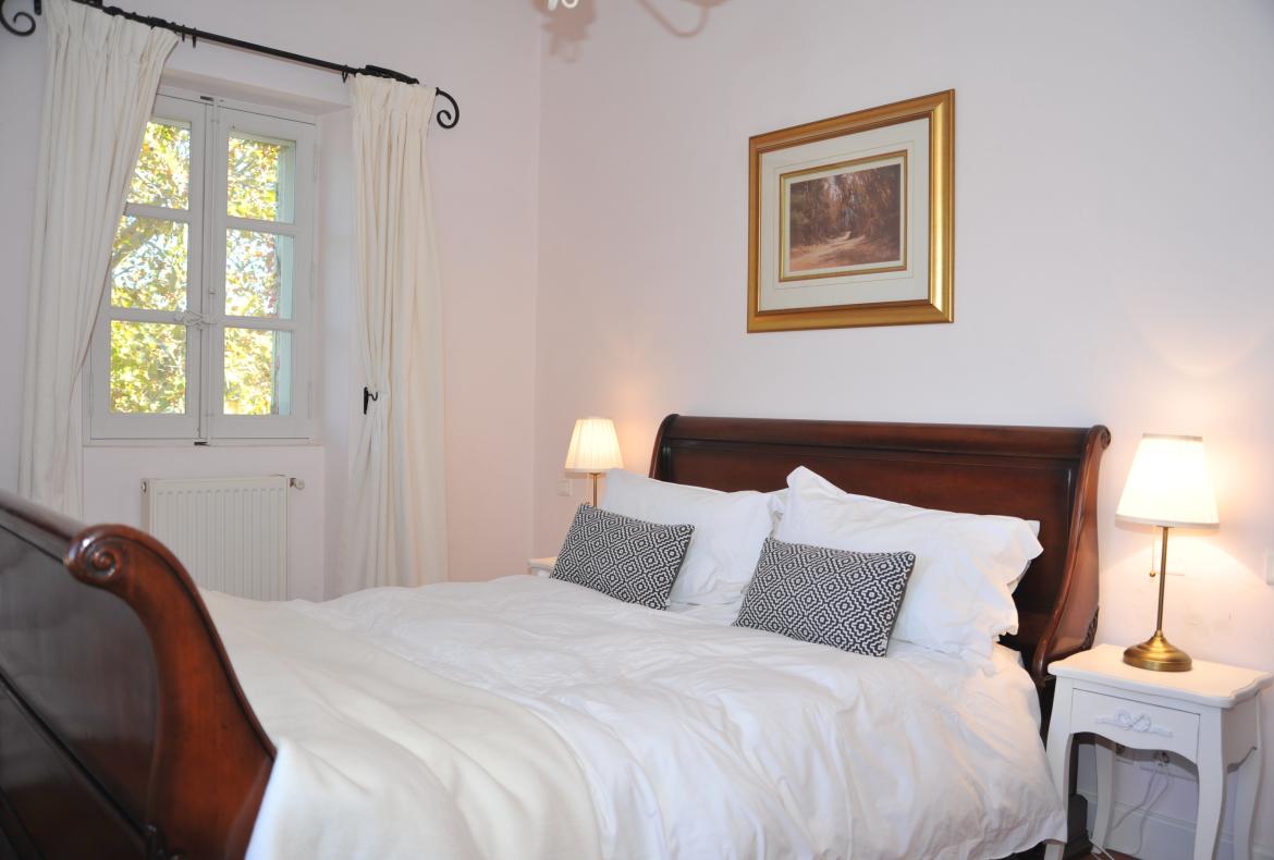 Luxury 6 bedroom holiday villa with private pool in Provence France (PV1599-2)