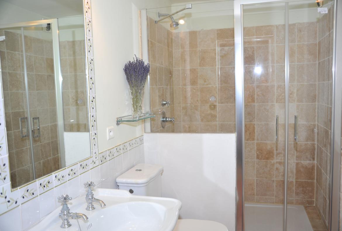 Luxury 6 bedroom holiday villa with private pool in Provence France (PV1599-2)