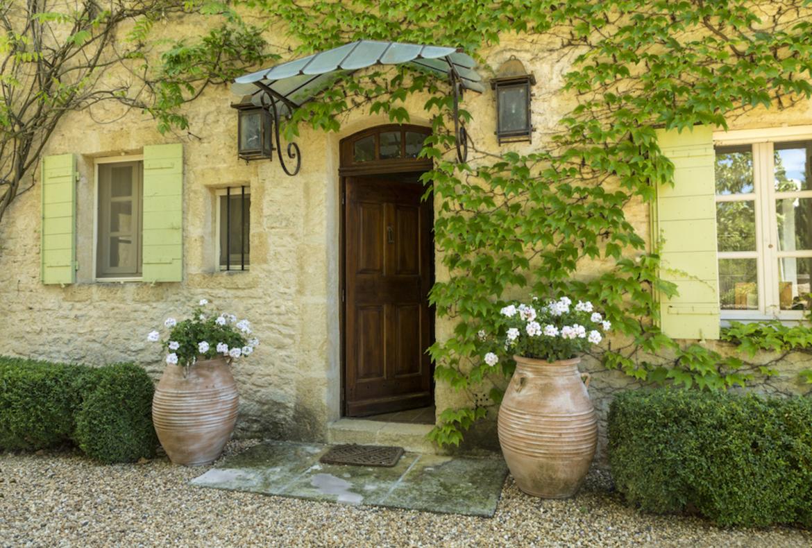 Luxury 6 bedroom holiday villa with private pool in Provence France (PV1599-2)