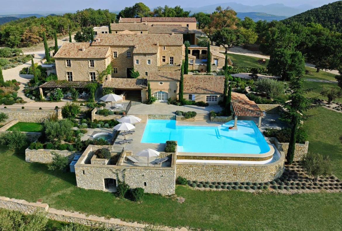 Luxury 7 bedroom holiday villa with private pool in Provence France (PV1640-2)