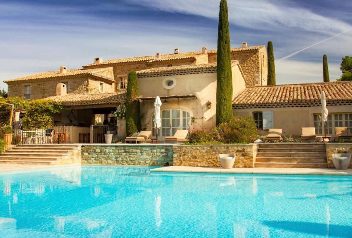 Luxury 7 bedroom holiday villa with private pool in Provence France (PV1640-2)