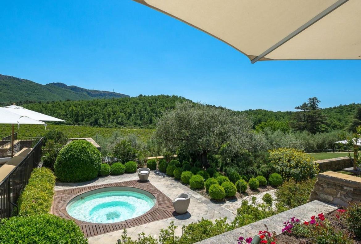 Luxury 7 bedroom holiday villa with private pool in Provence France (PV1640-2)