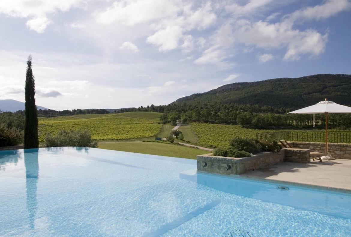 Luxury 7 bedroom holiday villa with private pool in Provence France (PV1640-2)