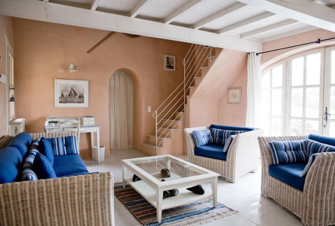 Luxury 7 bedroom holiday villa with private pool in Provence France (PV1640-2)