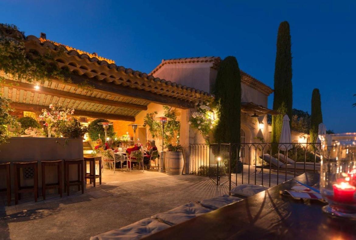 Luxury 7 bedroom holiday villa with private pool in Provence France (PV1640-2)