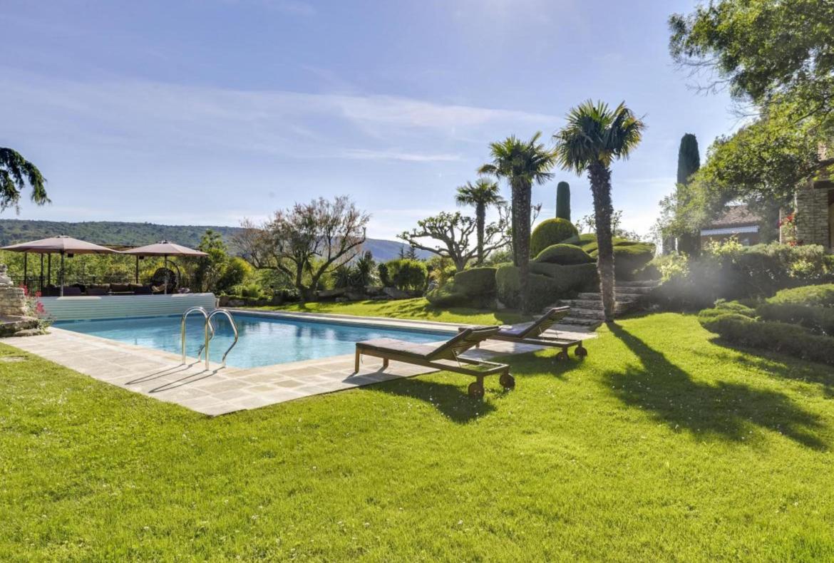 Luxury 8 bedroom holiday villa with private pool in Provence France (PV1836-2)