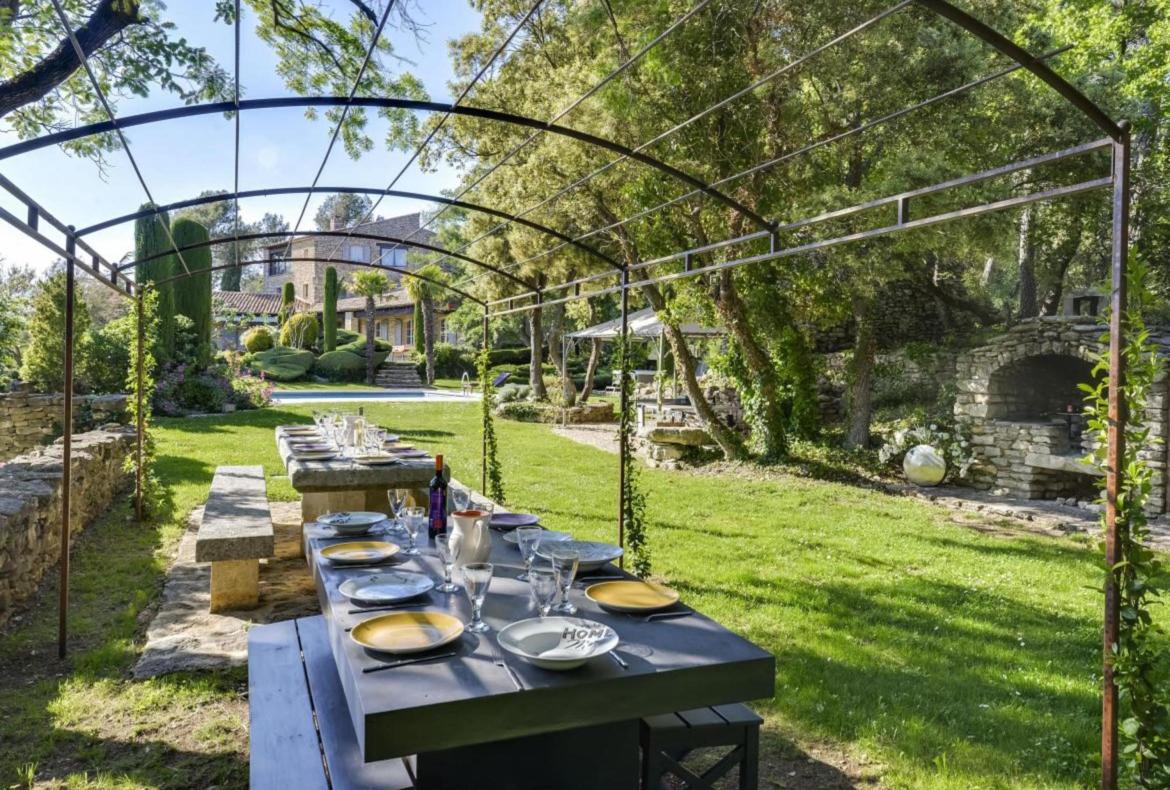 Luxury 8 bedroom holiday villa with private pool in Provence France (PV1836-2)