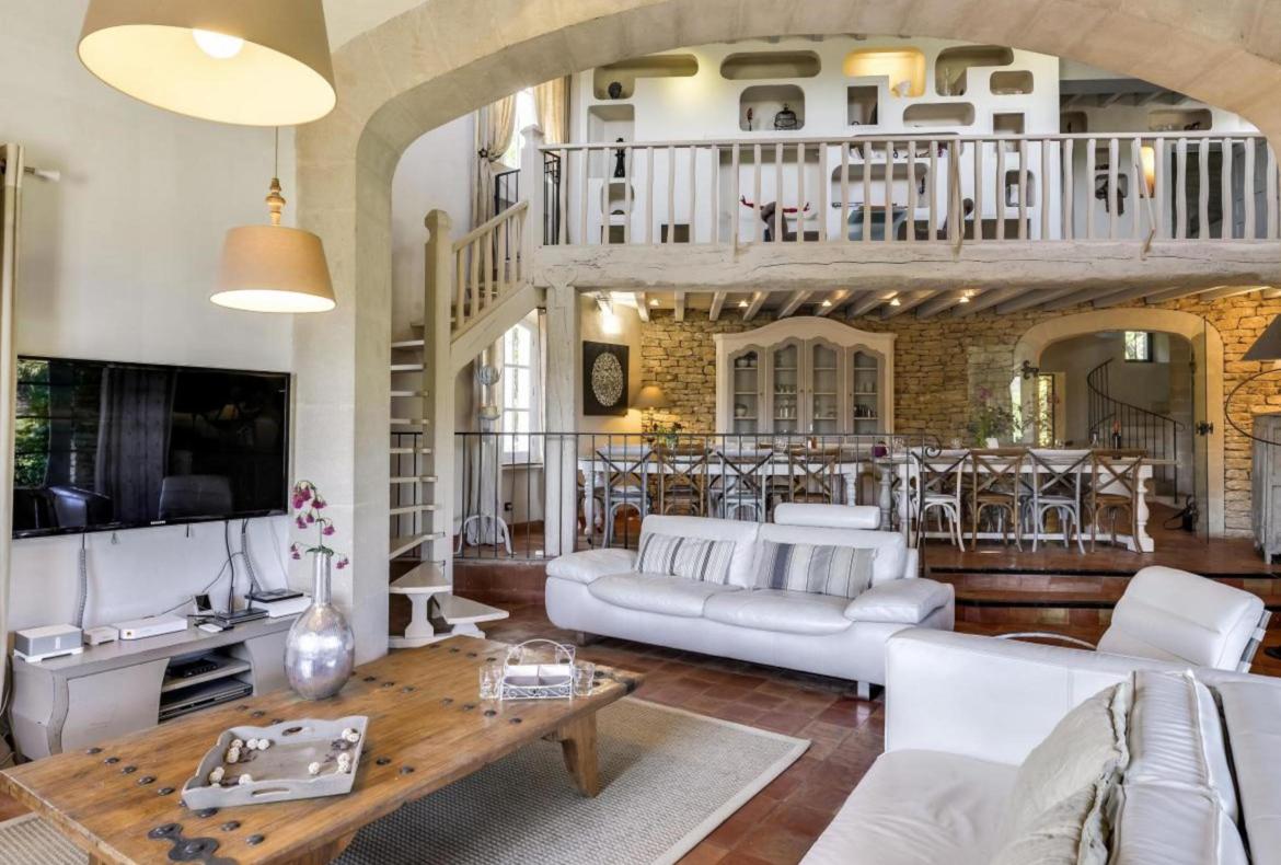 Luxury 8 bedroom holiday villa with private pool in Provence France (PV1836-2)