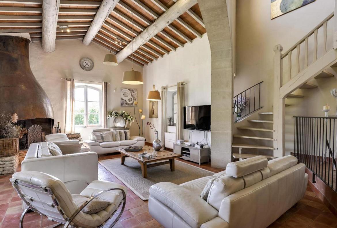 Luxury 8 bedroom holiday villa with private pool in Provence France (PV1836-2)