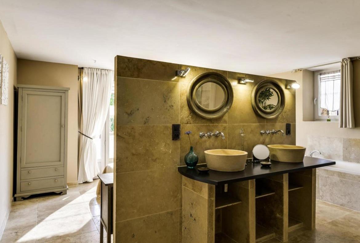 Luxury 8 bedroom holiday villa with private pool in Provence France (PV1836-2)