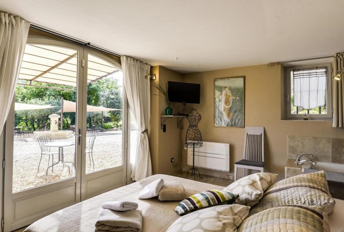 Luxury 8 bedroom holiday villa with private pool in Provence France (PV1836-2)