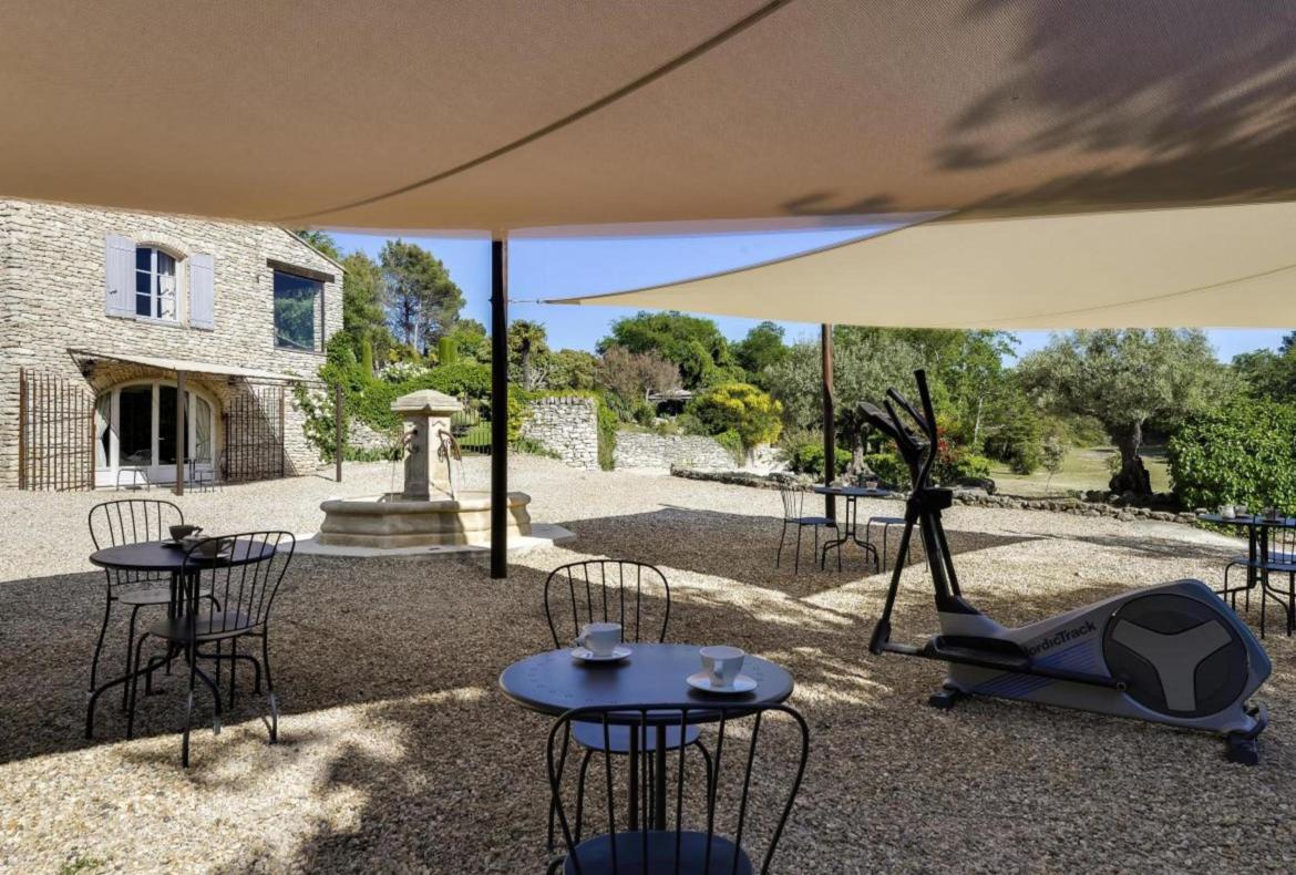 Luxury 8 bedroom holiday villa with private pool in Provence France (PV1836-2)