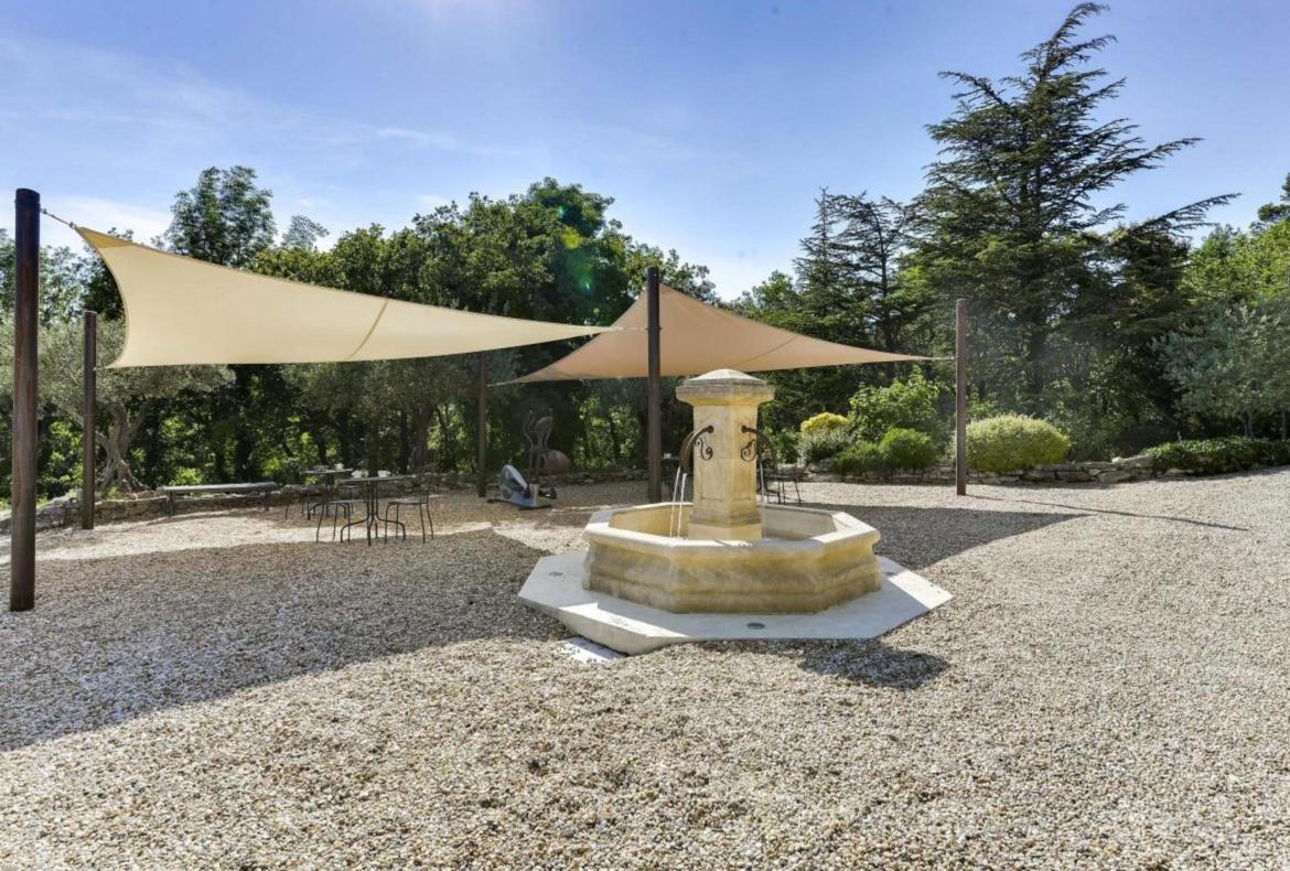 Luxury 8 bedroom holiday villa with private pool in Provence France (PV1836-2)