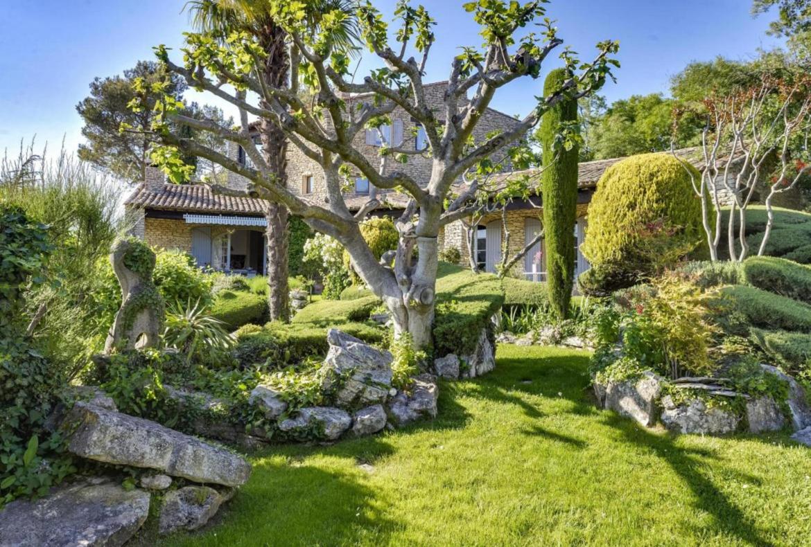 Luxury 8 bedroom holiday villa with private pool in Provence France (PV1836-2)