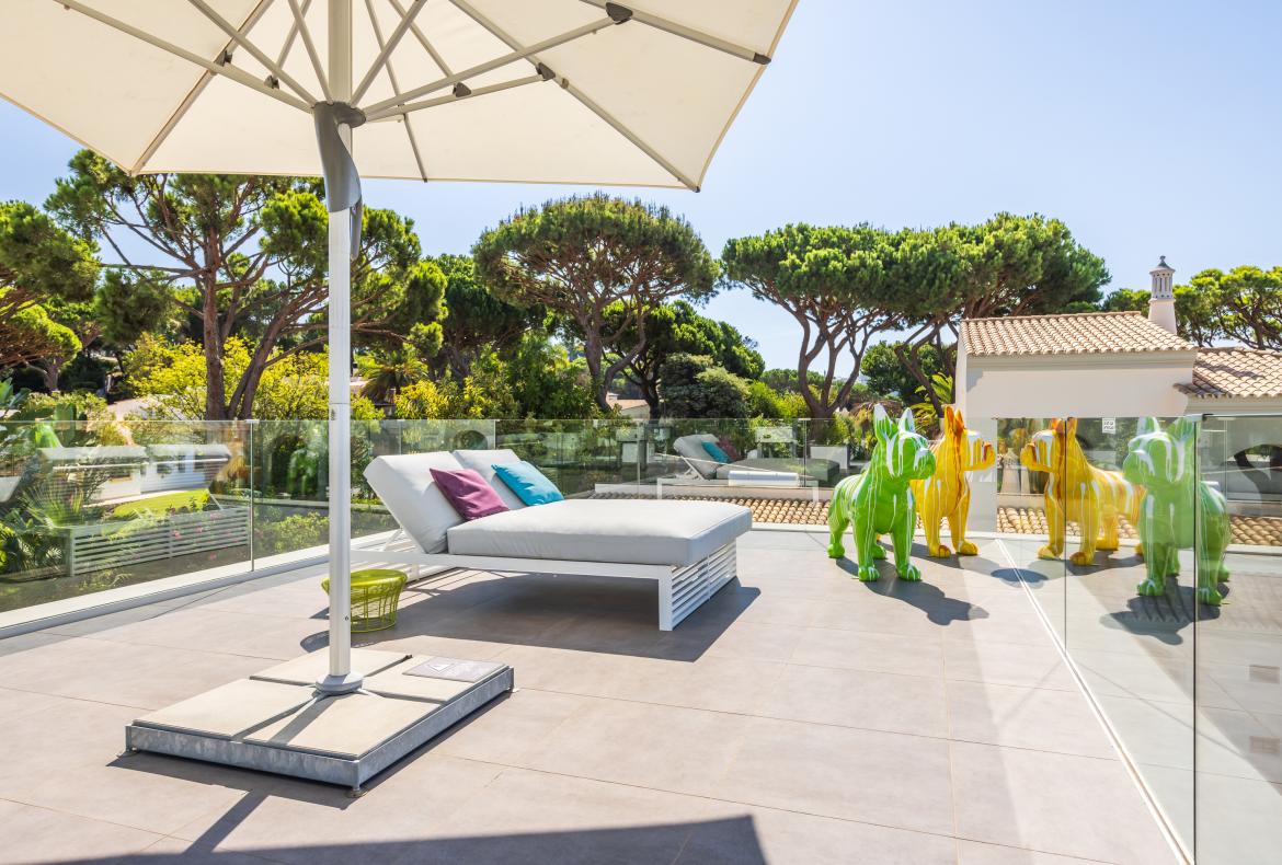 Luxury 4 bedroom holiday villa with private pool in Algarve Portugal (PV1855-2)