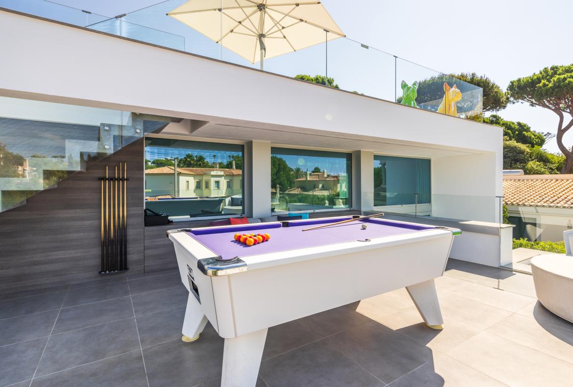 Luxury 4 bedroom holiday villa with private pool in Algarve Portugal (PV1855-2)