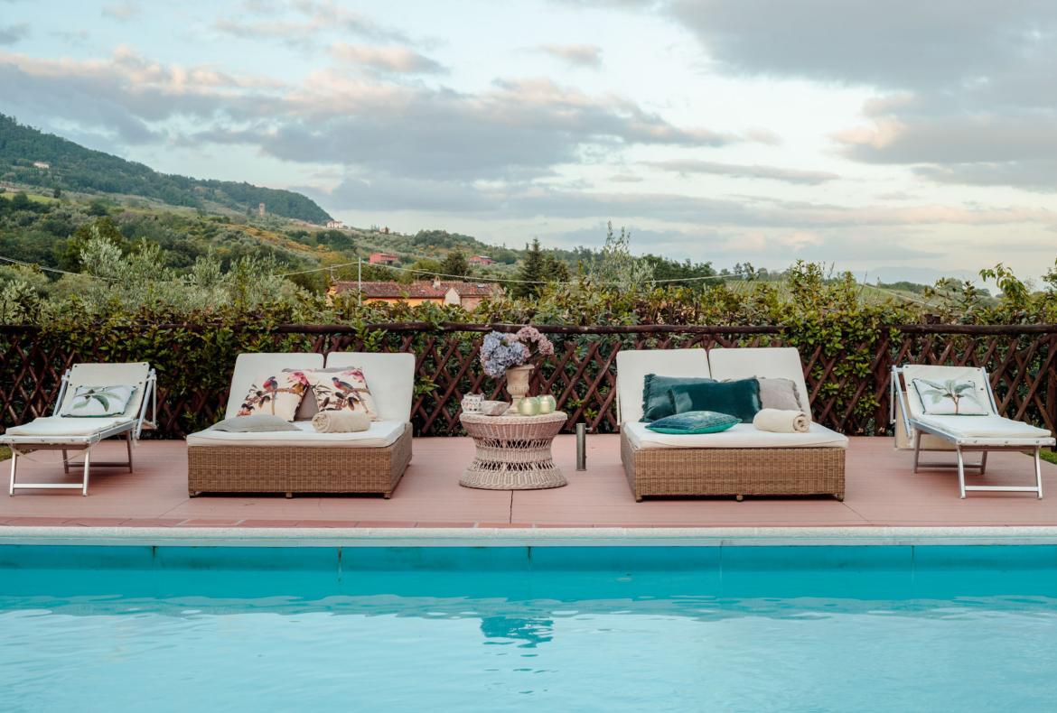 Luxury 4 bedroom holiday villa with private pool in Tuscany Italy (PV1869-2)