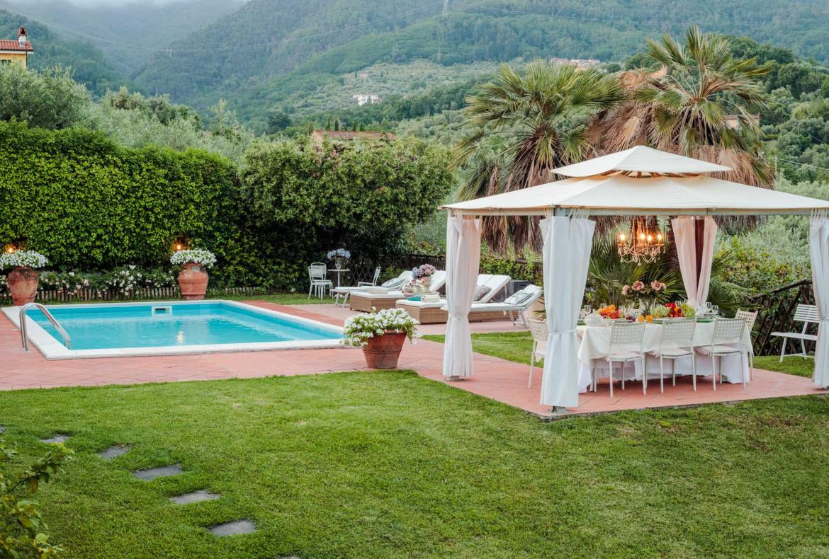 Luxury 4 bedroom holiday villa with private pool in Tuscany Italy (PV1869-2)