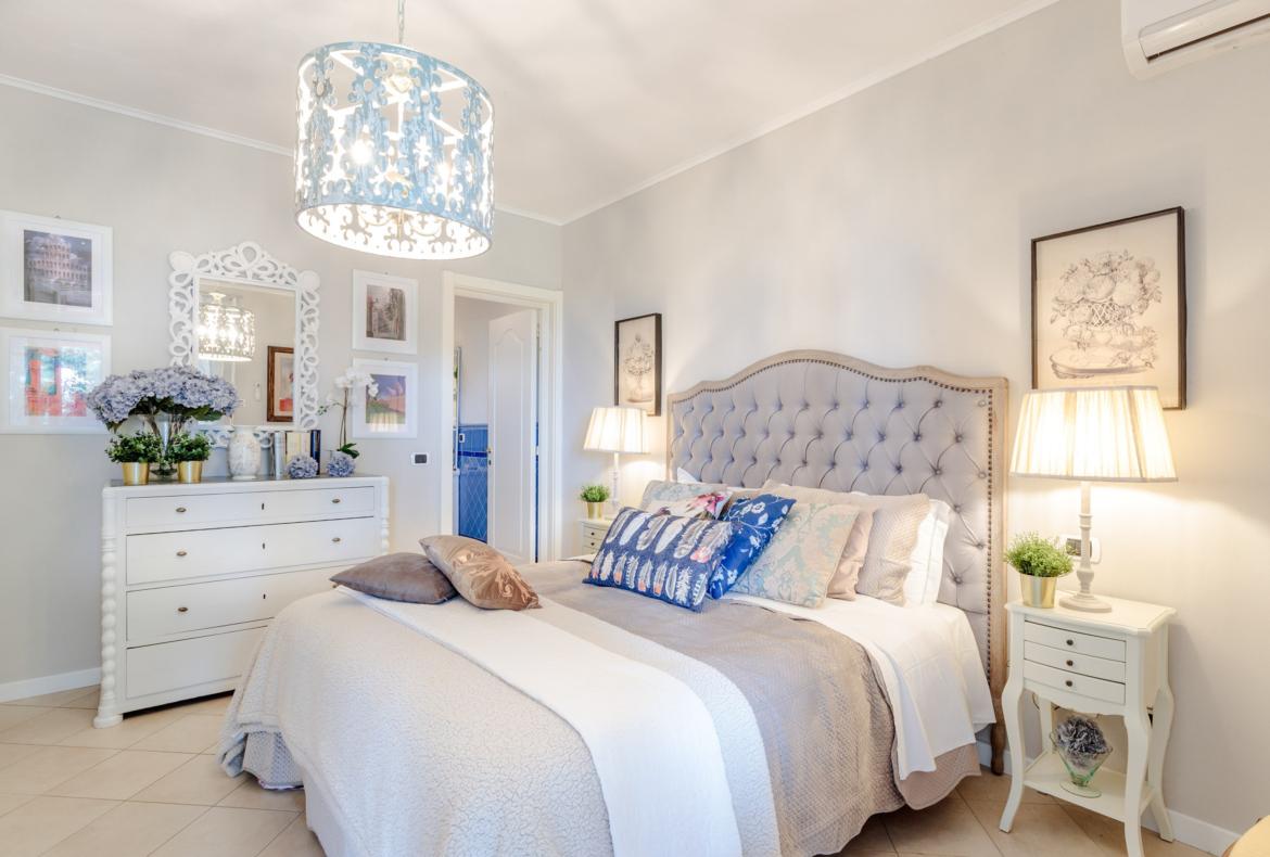 Luxury 4 bedroom holiday villa with private pool in Tuscany Italy (PV1869-2)