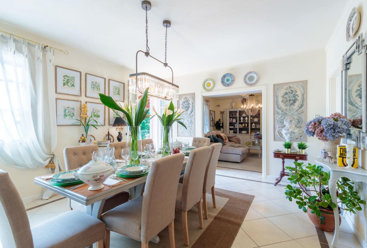 Luxury 4 bedroom holiday villa with private pool in Tuscany Italy (PV1869-2)