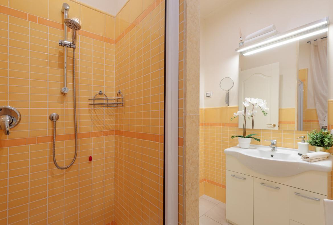 Luxury 4 bedroom holiday villa with private pool in Tuscany Italy (PV1869-2)