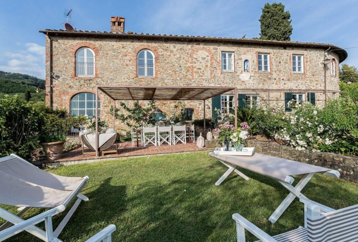 Luxury 7 bedroom holiday villa with private pool in Tuscany Italy (PV1534-2)